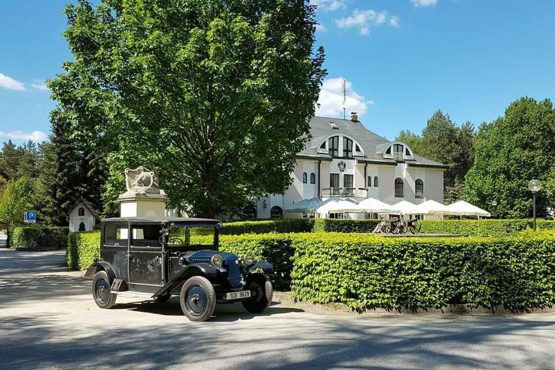 Lesni Hotel Perslak Nová Bystřice Buitenkant foto