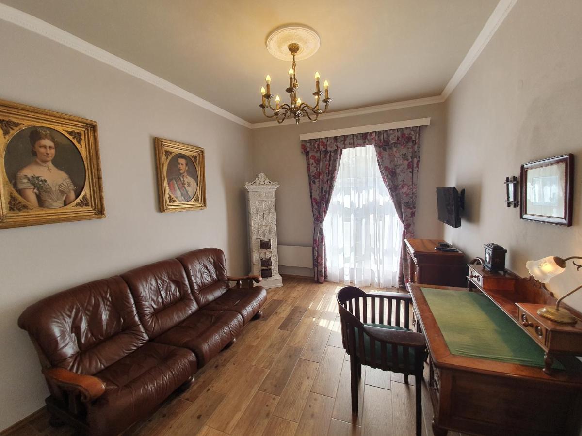 Lesni Hotel Perslak Nová Bystřice Buitenkant foto