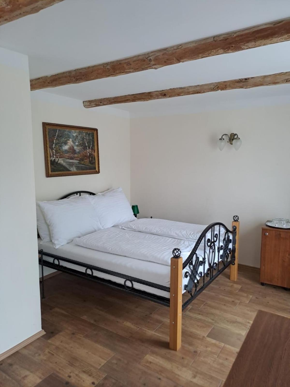 Lesni Hotel Perslak Nová Bystřice Buitenkant foto