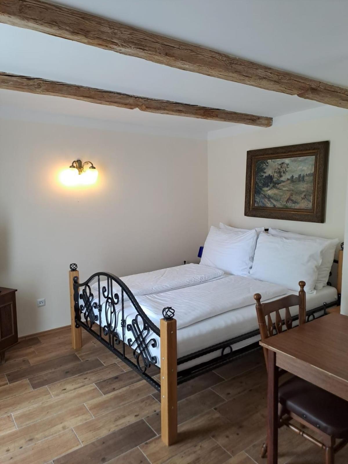 Lesni Hotel Perslak Nová Bystřice Buitenkant foto