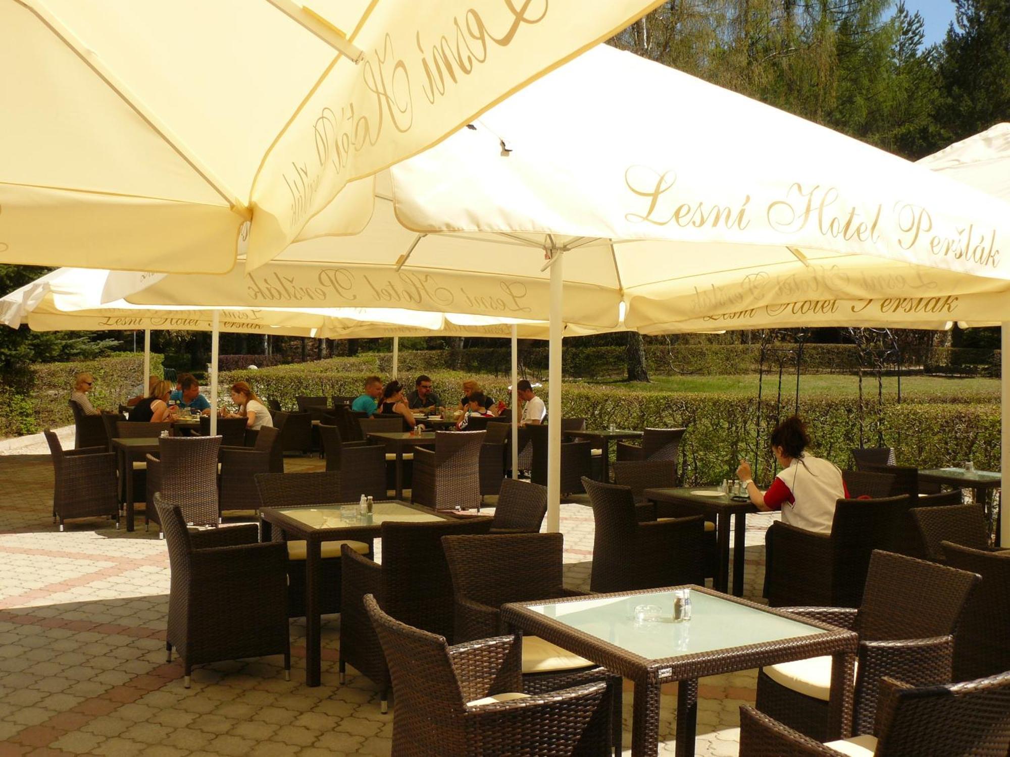 Lesni Hotel Perslak Nová Bystřice Buitenkant foto