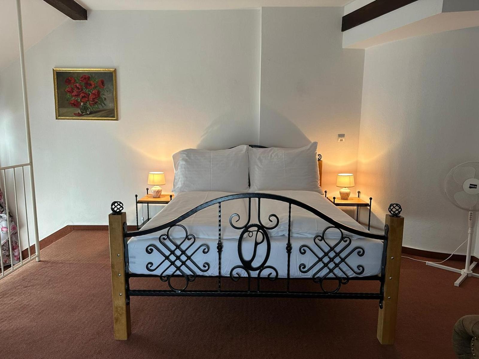 Lesni Hotel Perslak Nová Bystřice Buitenkant foto